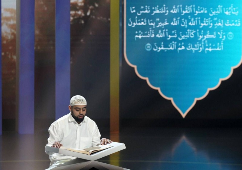 مدافع نادي أرسنال يتأهل لنهائي مسابقة القرآن الكريم 1 image 1