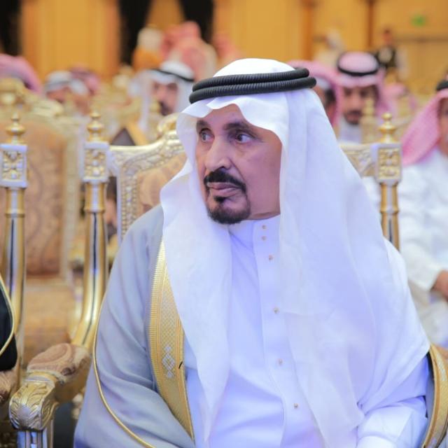 إعلاميون وكتاب يقدمون تهاني العيد لـ "غرم الله أبو صادق" 2 67