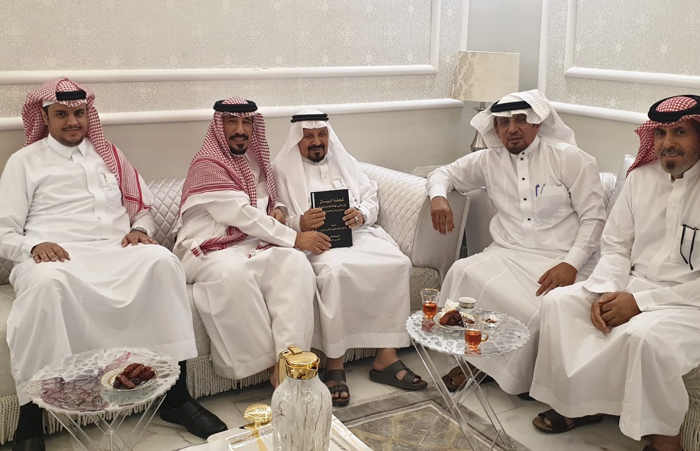 إعلاميون وكتاب يقدمون تهاني العيد لـ "غرم الله أبو صادق" 1 ابو صادق