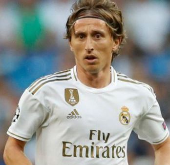 ريال مدريد يعلن تمديد عقد "لوكا مودريتش" حتى يونيو 2023 1 صيؤ