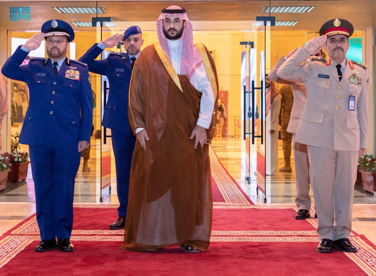 نيابةً عن ولي العهدنائبِ وزيرِ الدفاع يرعى حفلَ تخريج طلبة