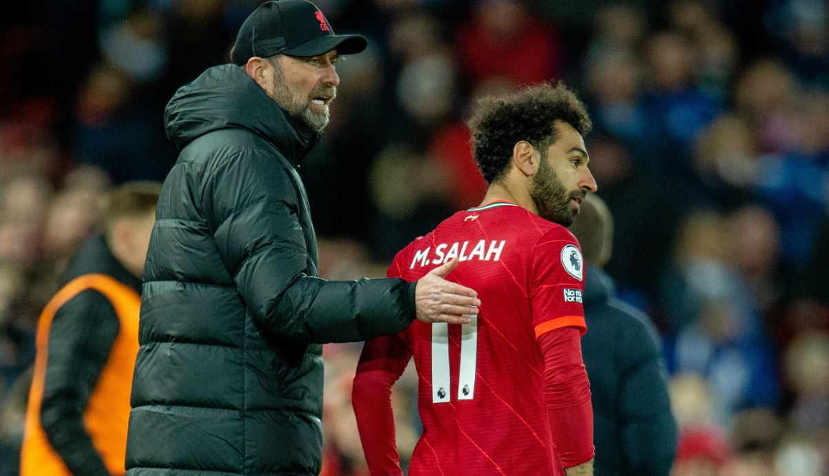 أول تعليق لكلوب عن تجديد عقد محمد صلاح مع ليفربول