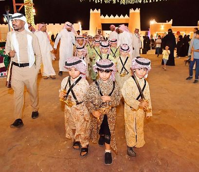 فعاليات يومية لتعليم العرضة السعودية في بيت حائل 1 تتتتتتتتتتتتتتتتتت