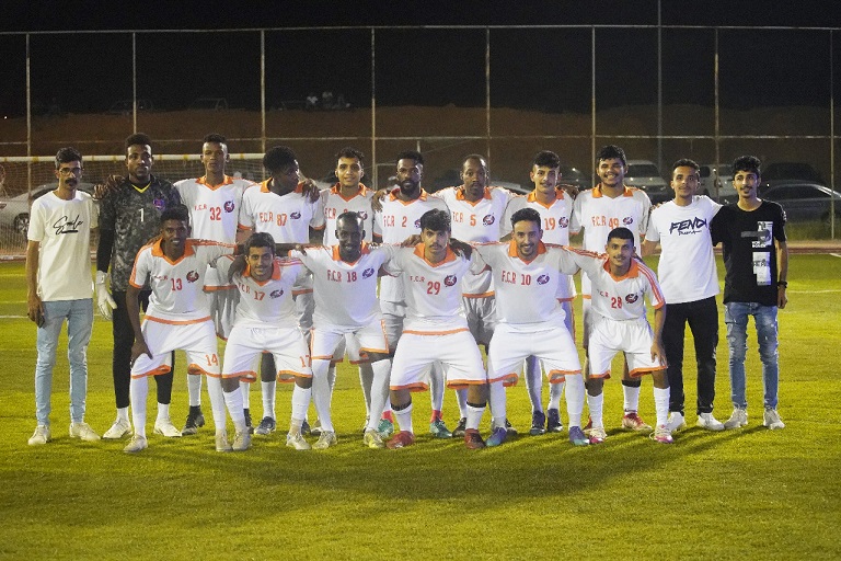 محافظ المخواة يتوج فريق نجوم قلوة بكأس دوري رابطة الهواة 3 3