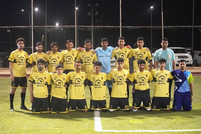 محافظ المخواة يتوج فريق نجوم قلوة بكأس دوري رابطة الهواة 4 4
