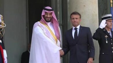 1686915117 ولي العهد يصل إلى قصر الإليزيه وماكرون في استقباله