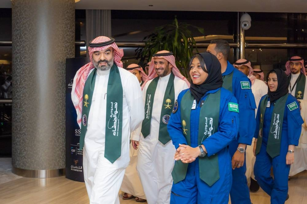 رواد الفضاء السعوديون يصلون إلى أرض الوطن 1 هخخخخخخخخ