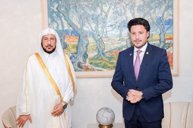 مننمنمنم
