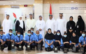 "الفجيرة الاجتماعية الثقافية" تكرم مهندسي النظافة تقديراً لجهودهم 2 00 0