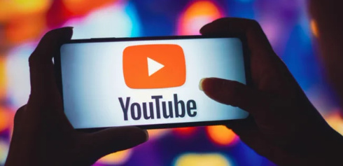 توقيف «يوتيوبر» أمريكية عُرفت بنصائحها التربوية بتهمة إساءة معاملة أطفالها 1 التقاط 1