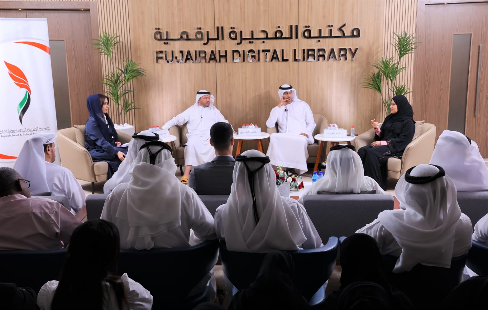 مقهى الفجيرة الثقافي يستعرض فلسفة الأدب الساخر 1 ضصضصضص