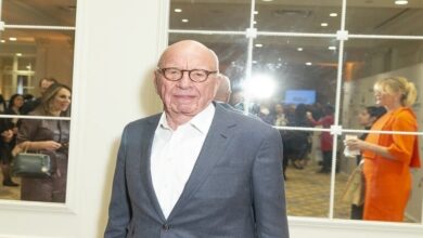 قطب الإعلام مردوك يتنحى عن رئاسة فوكس ونيوز كورب لابنه