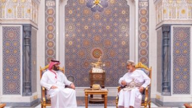 ولي العهد يلتقي سلطان عمان في مسقط