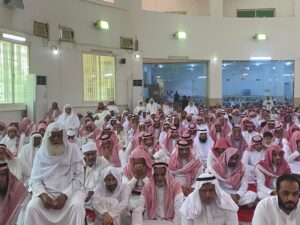 محافظ قلوة بمنطقة الباحة يتقدم جموع المصلين على شهيد الواجب الجندي فيصل الزهراني 5 4544545