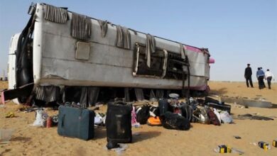الصحة المصرية مصرع 32 شخصا وإصابة 63 إثر حادث على