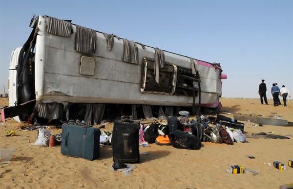 الصحة المصرية مصرع 32 شخصا وإصابة 63 إثر حادث على