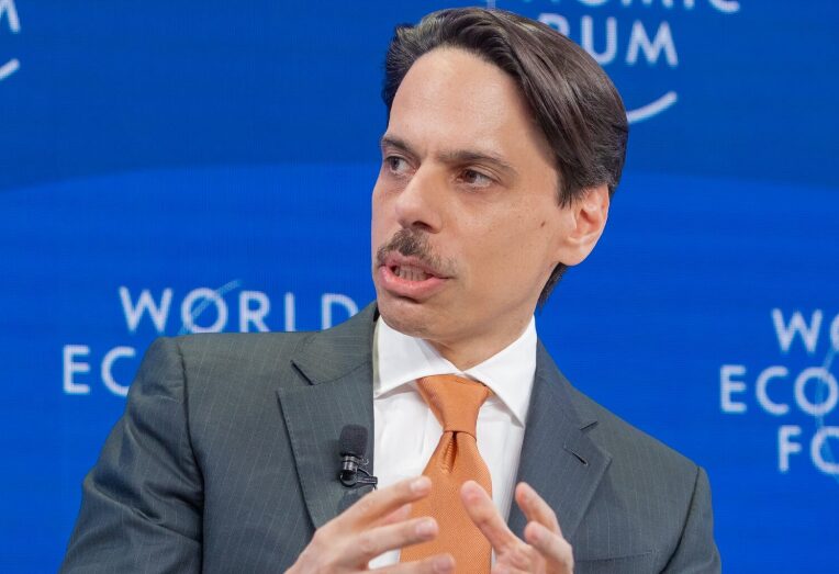وزير الخارجية يُشارك في جلسة بعنوان “تأمين عالمٍ مضطرب” في دافوس 2024 1 غفغففغفغ 65a6e1cd89db2