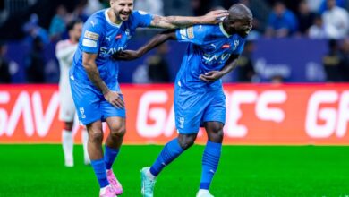 الهلال يهزم الرائد بثلاثية في الدوري
