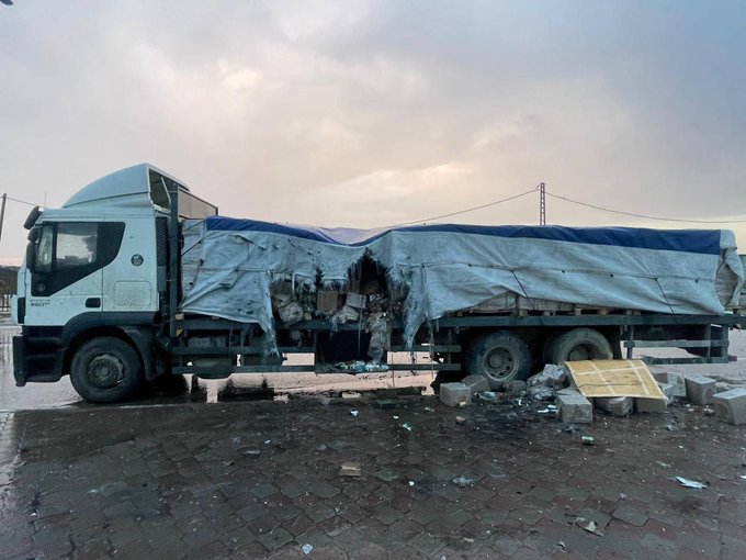 تعرض قافلة تابعة للأونروا متجهة إلى شمال غزة لنيران جيش