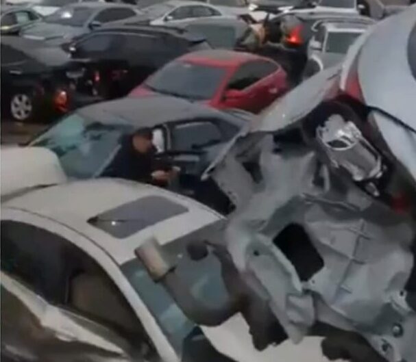 تصادم أكثر من 100 سيارة على طريق سريع بالصين .. فيديو 1 ههههههههععع 65da6f9830204
