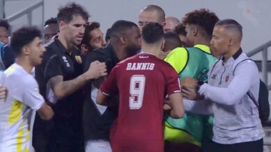 اشتباك بين لاعبين في الدوري القطري فيديو