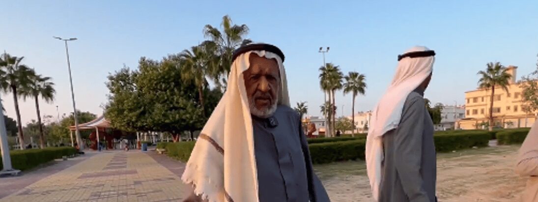 90 عاما من المشي.. مواطن يتحدى السن بممارسة الرياضة.. فيديو 1 ضصضص 65fef6cf5bc2c