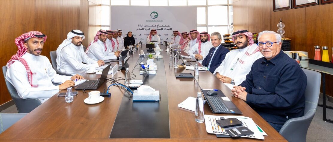 اتحاد الكرة: تقليص قائمة كل فريق بدوري روشن إلى 25 لاعبا 1 يبيبيببيب 65ec9834cc4cc