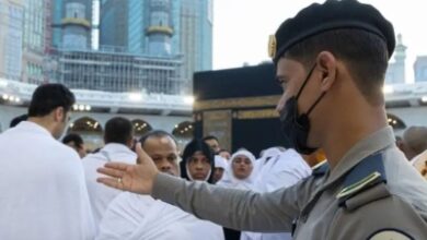 أمن الحرم يباشر حالة شخص ألقى بنفسه من الأعلى