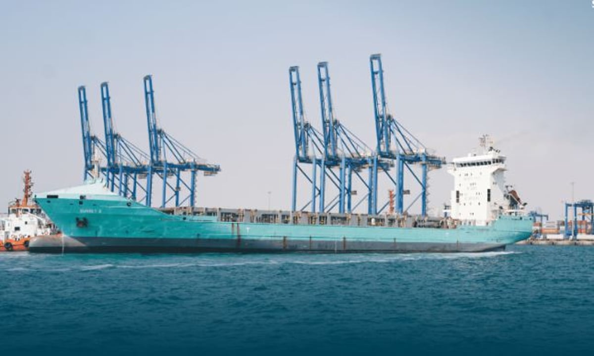 ميناء جدة يحتفي بوصول أول سفينة على الخط الملاحي السعودي