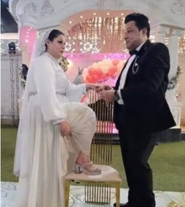 شاهد.. عريس مصري يقبل قدم عروسه في حفل الزفاف لسبب غريب 1 غف 664f2c32b7e4f