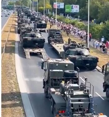 شاهد: الجيش البولندي ينقل مئات الدبابات القتالية استعداداً للحرب مع روسيا 1 بولندا 66c214fd61364