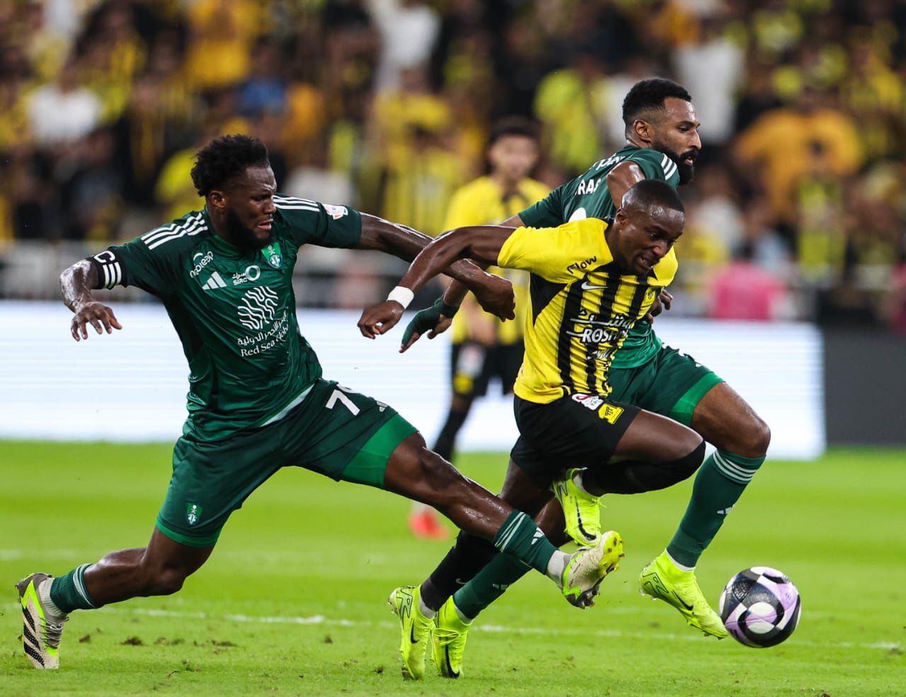 الاتحاد يكسب غريمه الأهلي في الجولة الـ9 من الدوري 1 وزوزووزوز