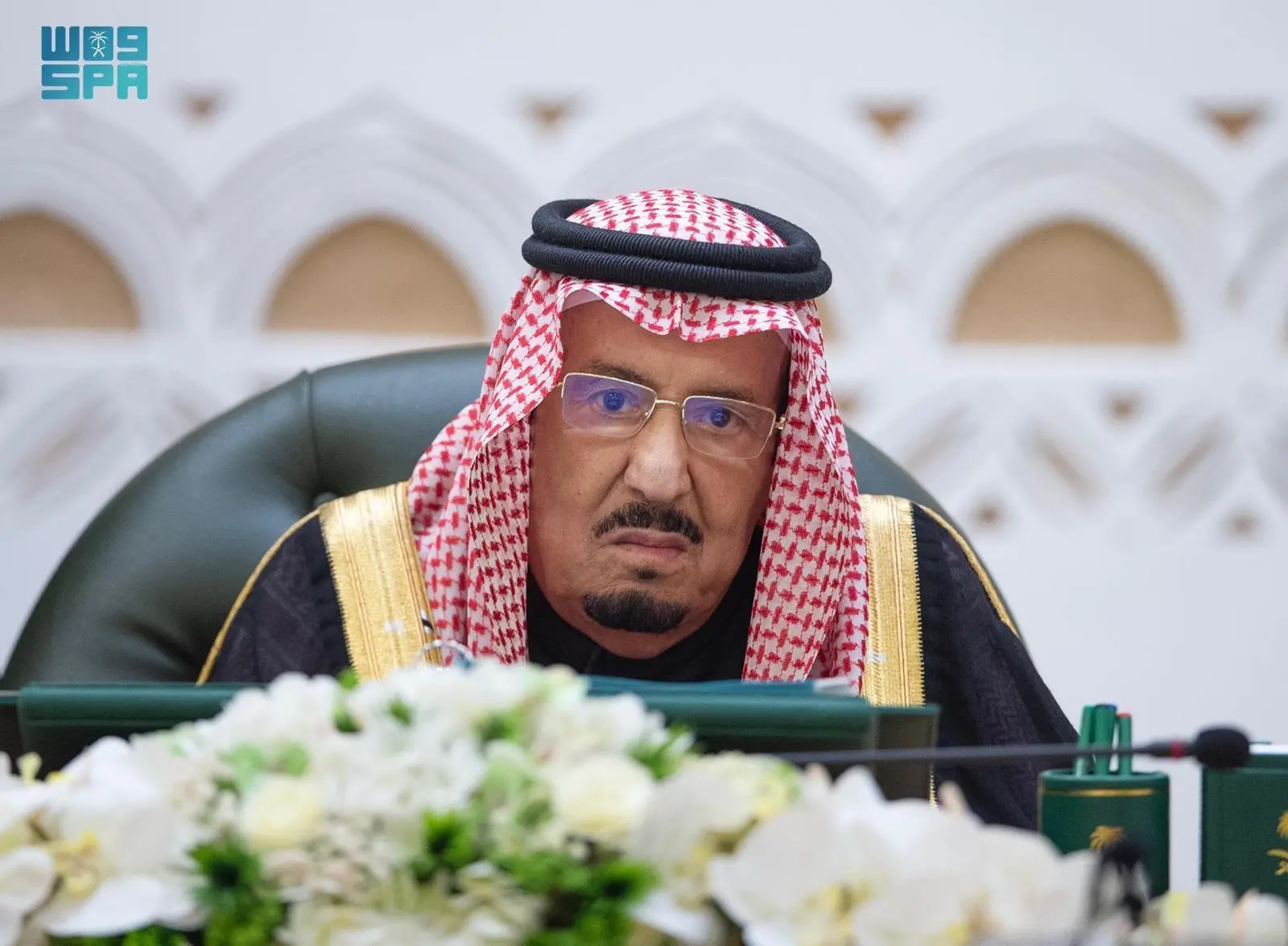 خادم الحرمين الشريفين يرأس جلسة مجلس الوزراء 1 KzYzBG7Q54IGJcQCp2vSUA7jvXVlLrbDClmk7uAX