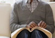 Blind man reading a braille book XiXinXing M2 5a390a494f584a84b9222d5df281d84f 310x240 1