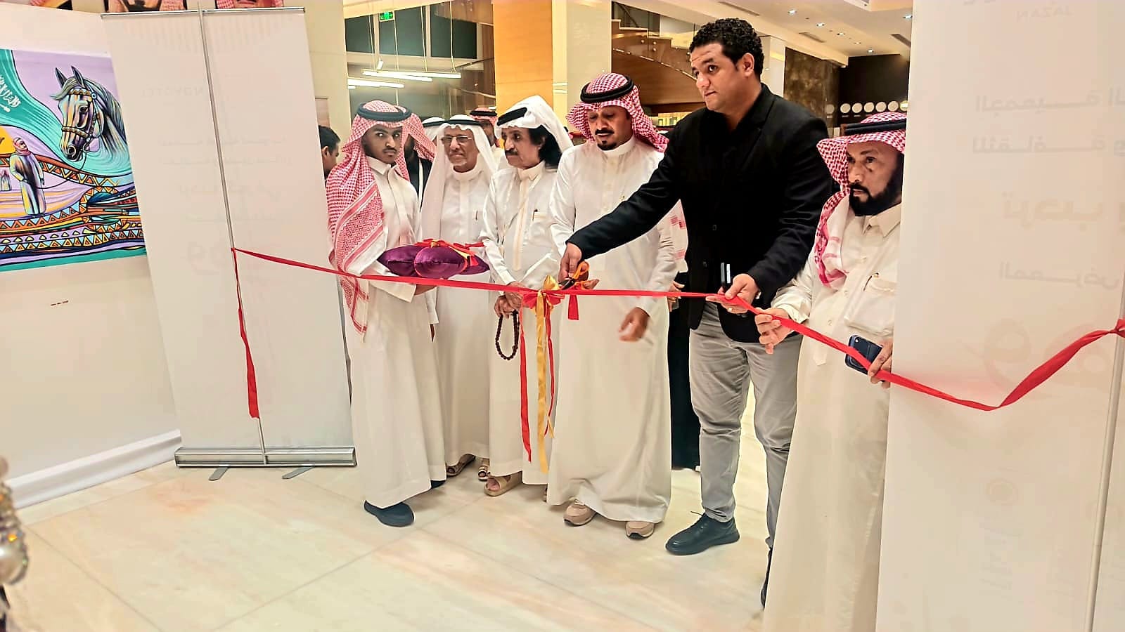 من الريشة إلى الوجدان… «وهج» يضيء المشهد التشكيلي في جازان 1 b9647dc7 f42d 4896 8079 b4d30834f3fb