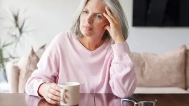 يستطيع الآباء معرفة أن ابنهم البالغ يعاني من مشكلة قبل تلقي أي مكالمة هاتفية 2 parents can usually tell their adult child is struggling before any phone call comes and 7 small changes tip them off t 640x360 1